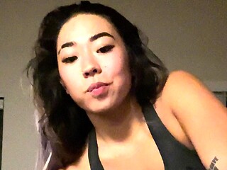 Amateur asian sucks and tit fucks in hot high definition
