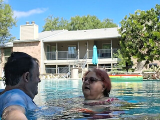 BBW Couple Love to Kissing the Pool!