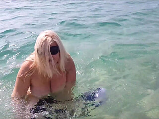 Streptease on a Nude Beach