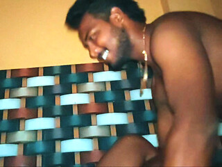 Desi aunty put a sponge in her pussy