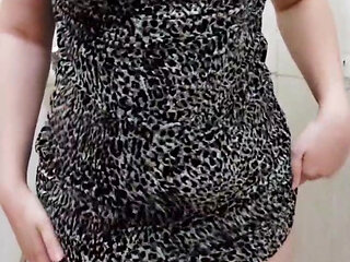 I'm showering who wants to come here!