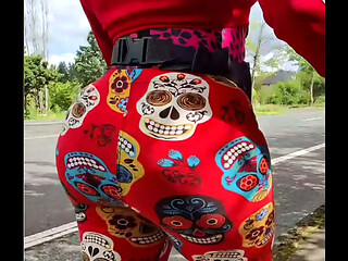 Barbie takes on Portland: Lunch walk &amp_ bj