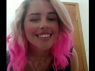 MAVY XSex Exibindo no espelho do banheiro a Loirinha Peludinha mais linda do Brasil
