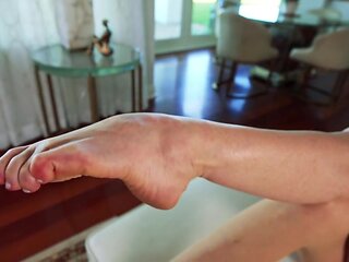 Joi Tease With Nikki Rouge - Nikki Rouge