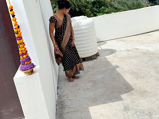 Komal Went to the Roof, Called Her Friend Behind Her, People Are Watching From All Sides.