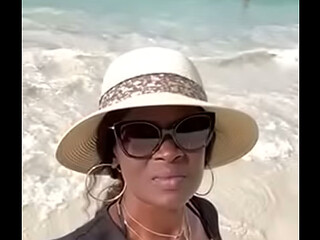 Perverse &agrave_ la plage