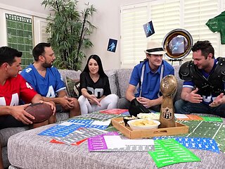 Amateurs Filming Group Sex