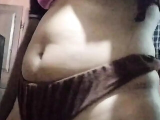Horny Kerala Girl Shows Her Juicy Pussy & Shakes That Thick Desi Ass