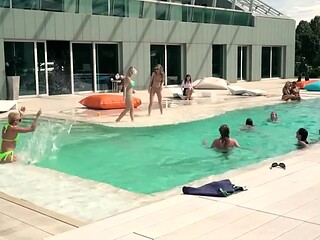 Tempting Anissa's butt sex