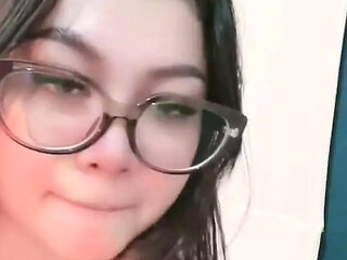 Amateur teen footage masturbating to squirt