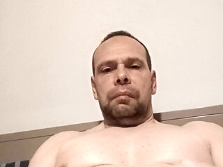 It's hard to get hard tonight, no one turns me on cam