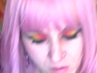 Hot MILF Suzy Wylde cums and squirts in solo session