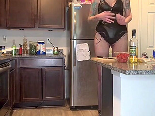 73 Giantess Cooks in Tiny Kitchen