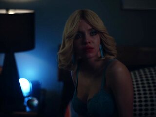 Sydney Sweeney Comp Huge-wood