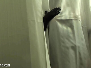Masked MILF Wanilianna Perverted Shower Fetish with Latex Gloves and Dildo