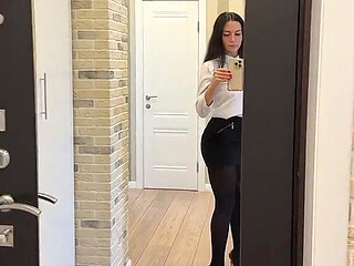 Giantess Crushing in Pantyhose and High Heels