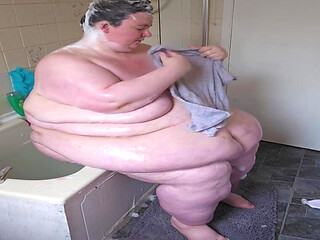 SSBBW Unable to Bath Part 2 in the Bathroom