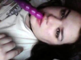 Amateur brunette double toying on webcam