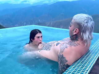 Tinder Date Ends in Outdoor Sex with Chicamocha Cannon in the Background