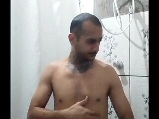 Tomando meu banho di&aacute_rio