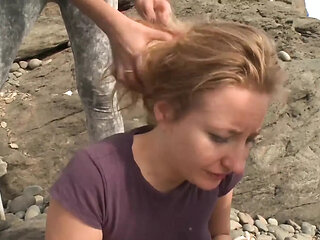 Hairpulling Fight Extreme on the Rocks by Peneloppe Ferre and Stonmy Vs Kiki
