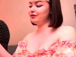 Urfavoritegoddess - Kneel For His Feet