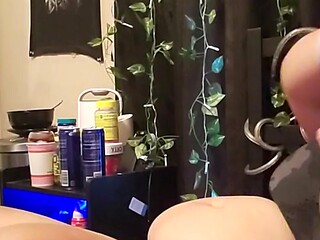 Girl with big booty humps teddy bear until she cums