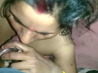 Customer ne rupaye ke bistar me le ja kar choda