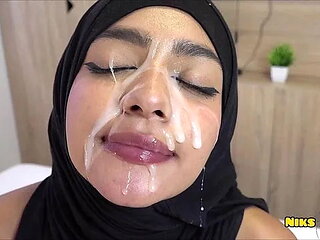 Indian guy Fucks Muslim Hijabi Teen and Cum Covers her on this Eid