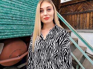 Gorgeous Milf Hostess Gets Rate Cut from Employee