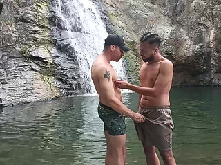 Bareback Outdoor Gay Sex Goes Wrong