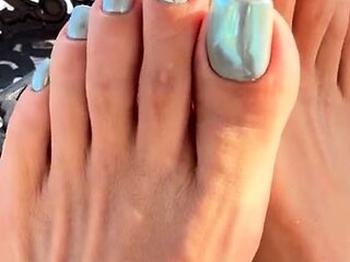 Linsey Dawn solo foot fetish