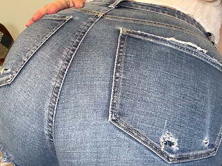 Close up Farting in Tight Short Jeans