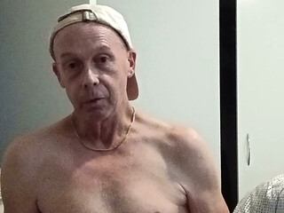 I Am A Tiny Dick guy A I Love Sucking Straight Guys