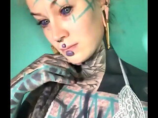Just me, making a selfie video and giving a little wink ?#selfievibes #winkwink #playful #moments #anuskatzz #anuskatz...