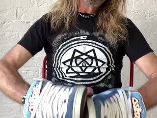 Longhairdude Wanks and Cums with Osiris Trainers, Torn Jeans, Tshirt