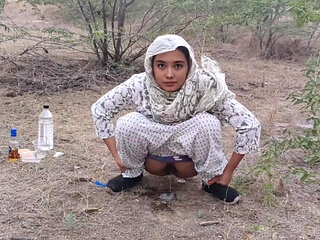 Jija Ne Apni Sali Ko Jangal Me Le Jaa Kar Choda