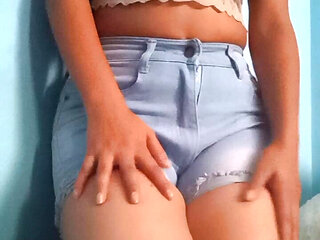 Come to massage my boobs and hourglass body