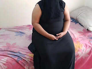 Big Assed Deepali Aunty Brings Her Boyfriend to Her House and Makes Him Fuck Her Hard