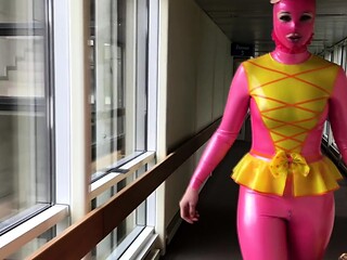 Blonde solo jerking off