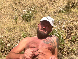 Hugot 93 mulch on the beach