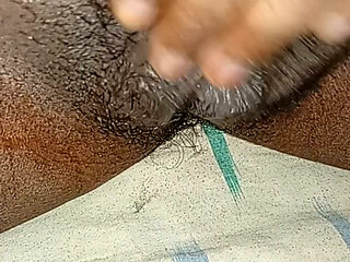 Hot bhabhi fingering and squirt