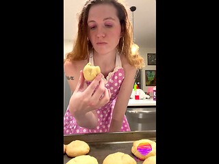 transsexual cums in cookie dough xhhjm1e