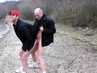 Bareback Boning in the Brisk Outdoors with Horny Amateurs