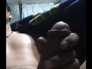 Un rato de aburrimiento queriendo una buena vagina q penetrar astA escurrirla