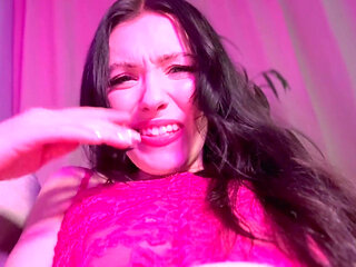 Wake up Giantess Girlfriend