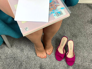 Mrs Mature Feet wearing her used Pantyhose for the last time