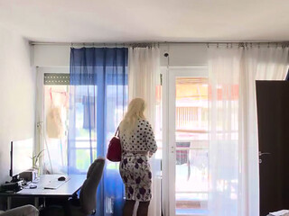 Pearl Vanesa Showing Her Body in Her Home Wearing Lovely Pearls