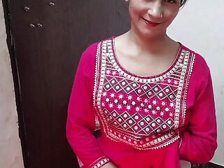 Desi aunty ko saman dene ke bahane pel diya