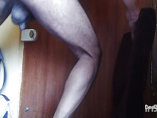 Me twerking showing my hole